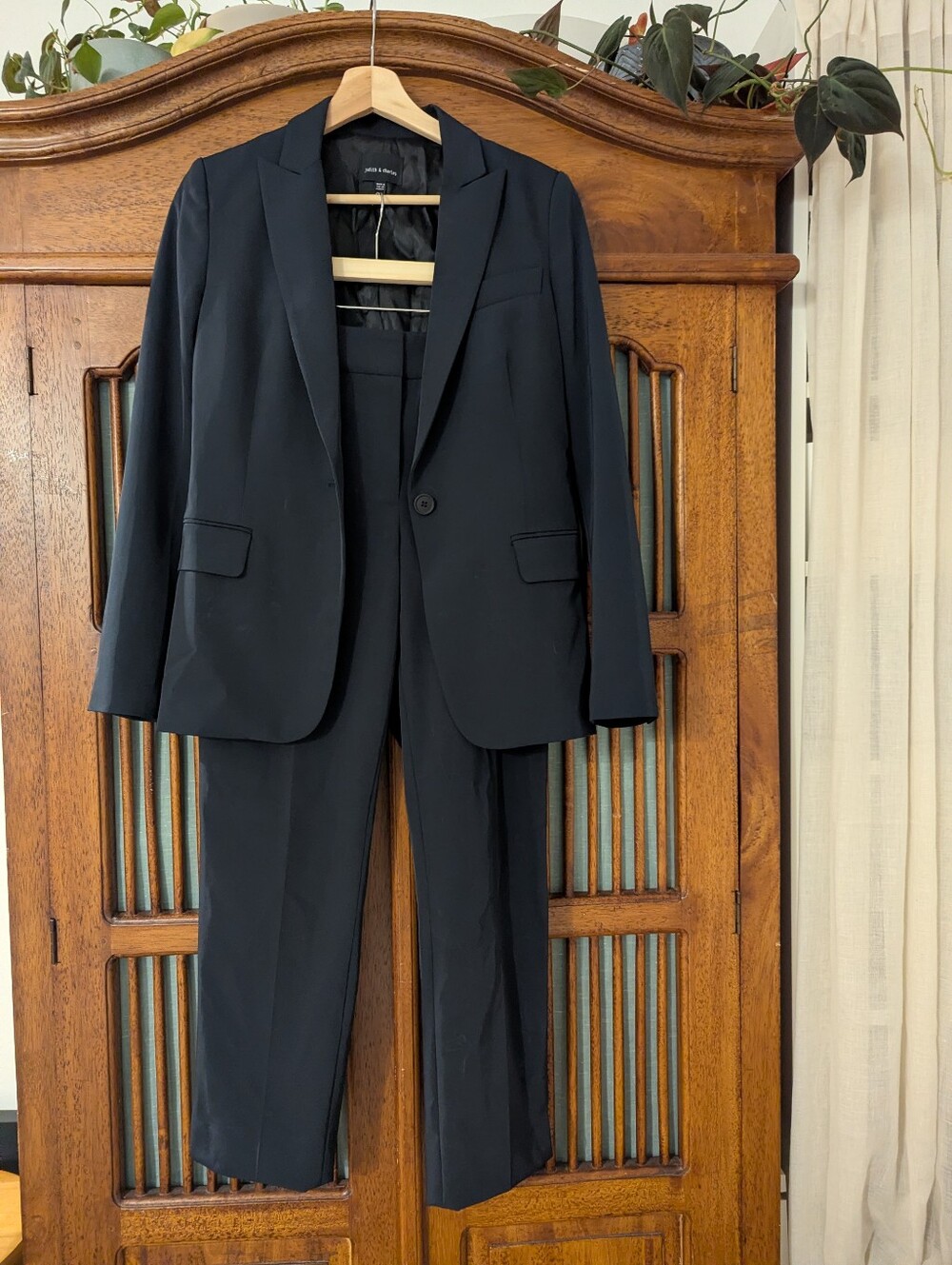 Judith and Charles Easy Care Suit Set